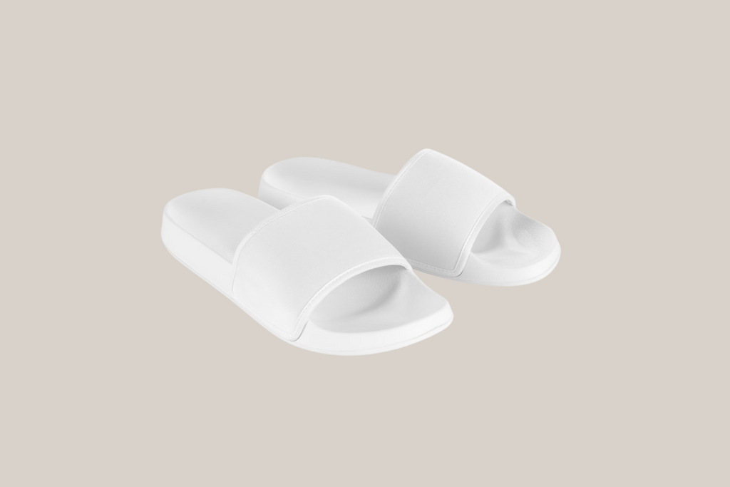 Tofflor med eget tryck – stilrena & bekväma för hotell, event och företag