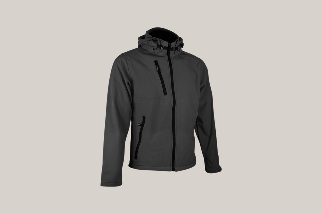 Softshelljacka med eget tryck – Stilrent väderskydd med luva